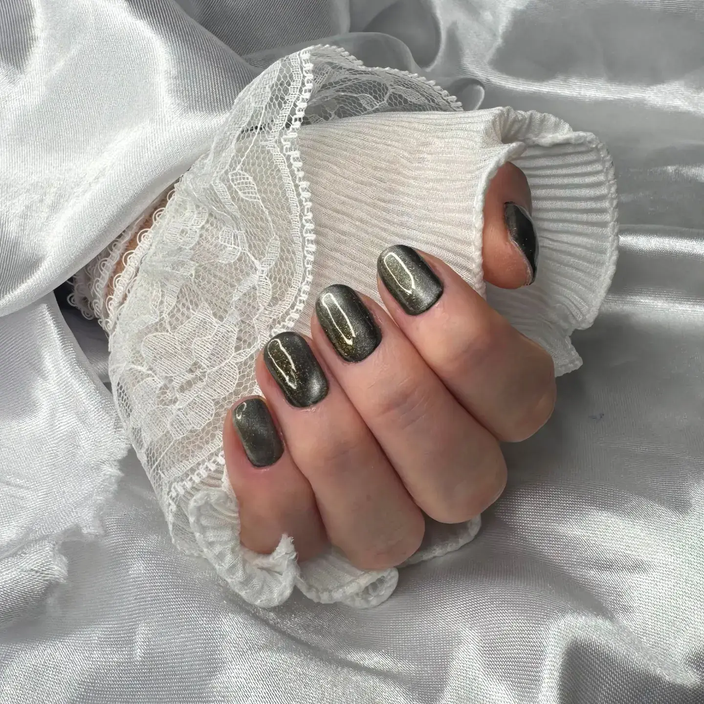 Trabalho de detalhe em unhas por Carol nail studiox